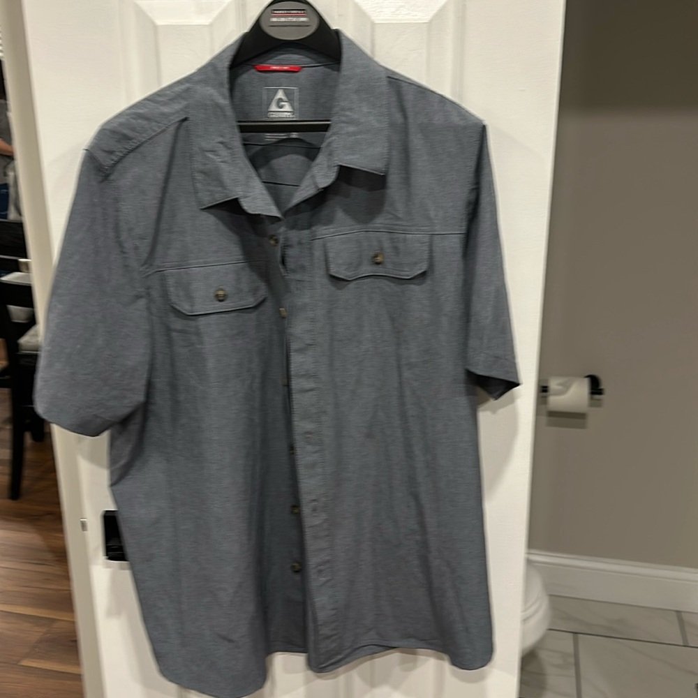 Men’s Short Sleeve Button up